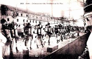 Oran - Embarquement des Tirailleurs sur la Nive - 1916